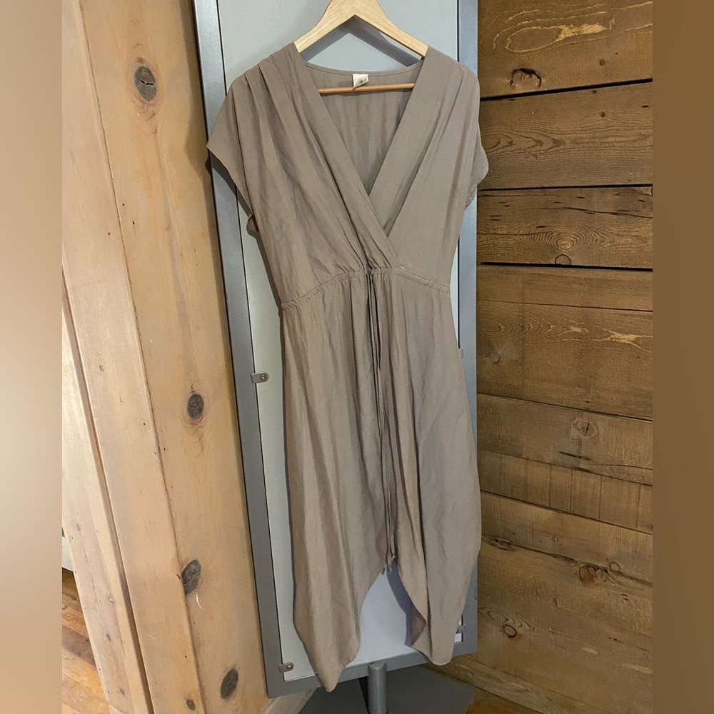 Flawless Tan Cinched Waist Dress in Small